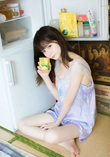 韩国电影女大学生的沙龙室_4K最新电影在线观看