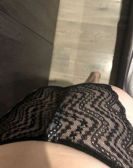 老头猛的挺进她莹莹的体导演是谁_蓝光在线手机播放